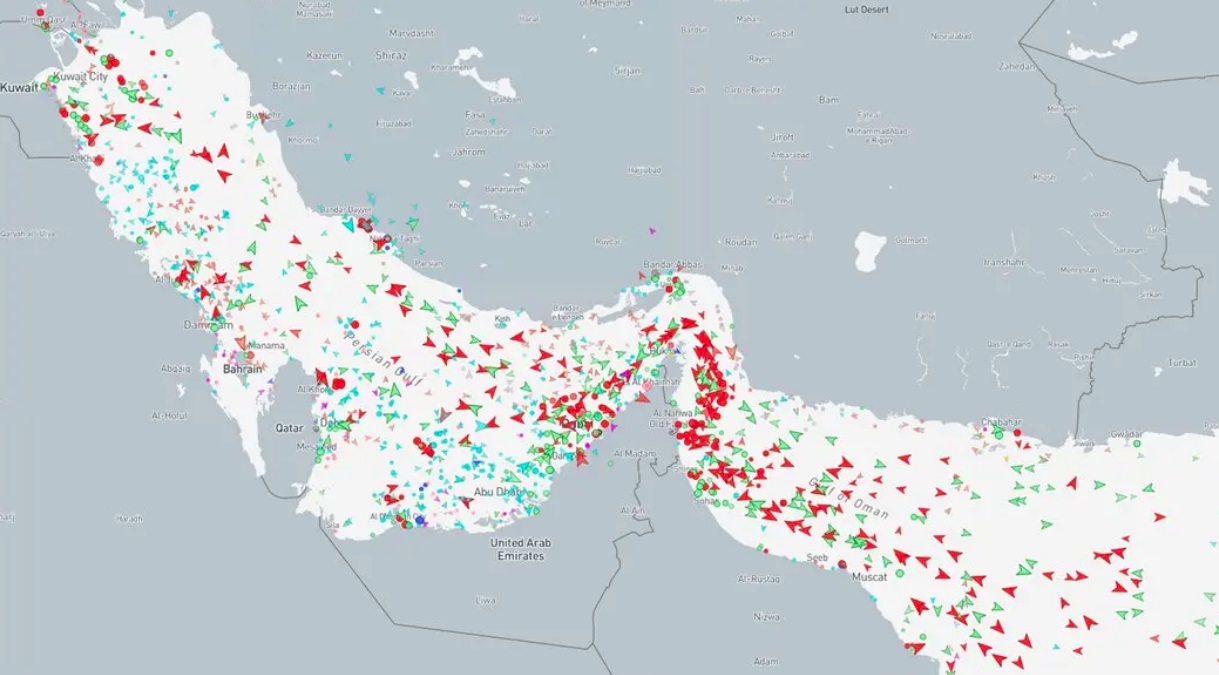 حرکت کشتی تنگه هرمز