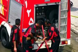 آتش‌سوزی رستورانی در شهرک غرب؛ بانک مجاور نیز آتش گرفت