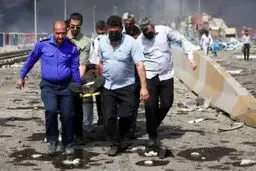 گفتگوی اعتماد با مردی که ۴۴ روز مشغول آواربرداری در بندر شهید رجایی است