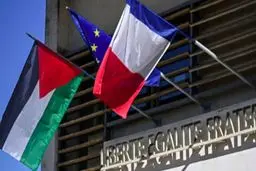 پرچم فلسطین در سرتاسر فرانسه به اهتزاز درآمد