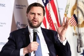 ونس: ترامپ تلاش می‌کند اختلاف با ایران را به صورت دیپلماتیک حل کند