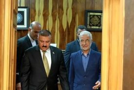 استقبال مومنی از وزیر کشور عراق در تهران
