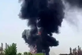 آتش‌سوزی گسترده در شرکت پالایش نفت آبادان