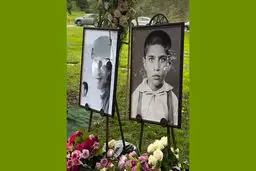 بهرام بیضایی با مناجات‌خوانی مژده شمسایی در سانفرانسیسکو به خاک سپرده شد