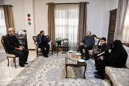 دیدار قالیباف با خانواده سرلشکر شهید غلامرضا محرابی