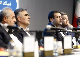 تاکید نجارزاده بر بهبود معیشت کارکنان بانک‌ها