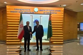 دیدار عراقچی با وزیر امور خارجه ترکمنستان