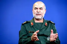 هشدار معاون سیاسی سپاه به دشمنان: لحظه به لحظه آماده دفاع هستیم