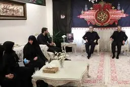 وزیر علوم به دیدار خانواده شهید طهرانچی رفت