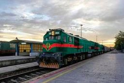 پیش فروش بلیت‌ قطارهای مسافری تیرماه از فردا دوشنبه آغاز می‌شود