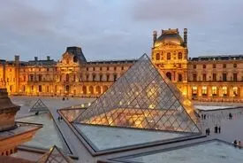 گرمای هوا برج ایفل و لوور را به تعطیلی کشاند
