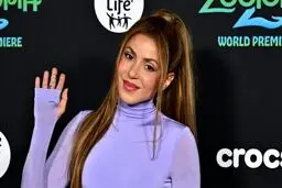 شکیرا از آهنگ رسمی جام جهانی رونمایی کرد