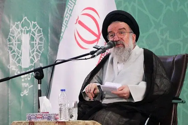 احمد خاتمی در دفاع از دولت: نقدهای سازنده نباید فراموش شود اما نباید دولت را تخریب کرد
