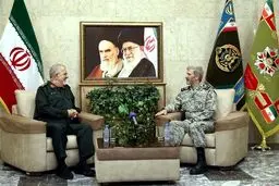 دیدار فرمانده کل ارتش با فرمانده کل سپاه به مناسب هفته دفاع مقدس