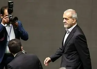 پیشنهاد به رئیسجمهور: با جلب حمایت رهبری بودجههای عجیب و غریب برخی دستگاهها را حذف کنید