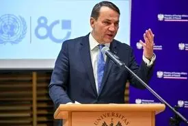 لهستان: ترجیح می‌دهیم علف بخوریم تا بار دیگر مستعمره روسیه شویم