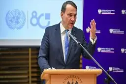 لهستان: ترجیح می‌دهیم علف بخوریم تا بار دیگر مستعمره روسیه شویم