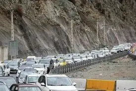 پلیس از ترافیک سنگین در ورودی محورهای مواصلاتی مازندران خبر داد