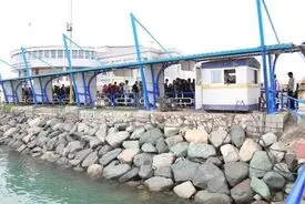 بندر مسافری قشم تعطیل شد