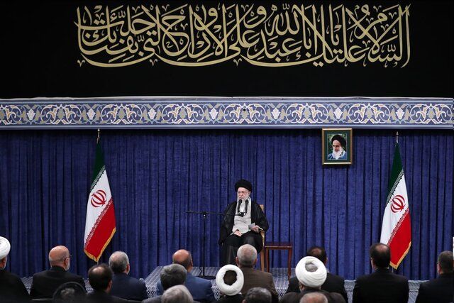 رهبر انقلاب: ملت ایران در هیچ میدانی طرف ضعیف نخواهد بود/ اتحاد ملی محاسبات دشمن را برهم زد