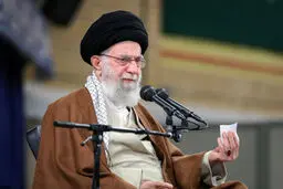 دیدار مسئولان وزارت امور خارجه و سفیران ایران با رهبر انقلاب