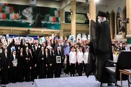 خاطرات شهدا باید با زبان هنر زنده نگه داشته شود