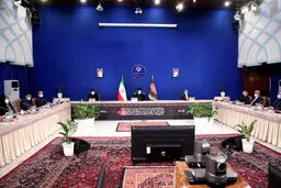 همه نهادهای نظام برای مهار کرونا پای کار بیایند