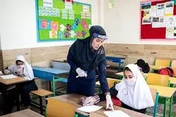 پیشنهاد آموزش و پرورش برای اولویت‌بندی واکسیناسیون دانش‌آموزان/ “رضایت والدین” شرط تزریق واکسن به محصلان