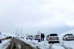هم‌اکنون با آغاز نخستین برف پاییزی سرتاسر استان سفیدپوش شده و برخی محورهای مواصلاتی کوهستانی استان، لغزنده و خیس شده است.