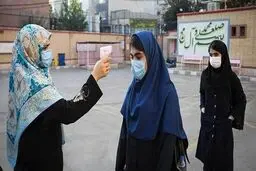 نگاه صفر و صدی به بازگشایی مدارس نداشته باشیم