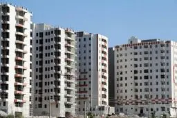 به جای تولید شتابزده ۴ میلیون مسکن، به «مقاوم‌سازی» توجه شود/ نباید اشتباه انبوه‌سازی حاشیه کلانشهر‌ها تکرار شود/ انبوه‌سازی بی‌ضابطه به دامن زدن به موج مهاجرت از روستاها منجر شده