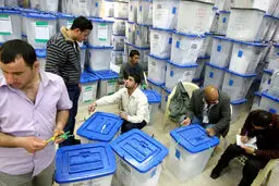 امروز؛ بازشماری دستی ۳۸۹ از ۸۷۰ صندوق رای عراق