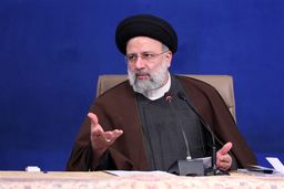 رئیسی: تمام دستگاه‌ها به کاهش روند رشد نقدینگی متعهد باشند