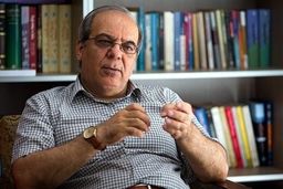 پاسخ عباس عبدی به مخالفت احمد خاتمی با FATF/ همه دعواها سر همین پنهان کردن دخل و خرج است