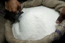 واردات و ذخیره سازی دو میلیون تن شکر و روغن خام