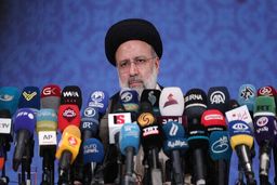 از همراهی مردم صبورمان تشکر می‌کنم /بیگانگان برای ما مشکلی حل نمی‌کنند