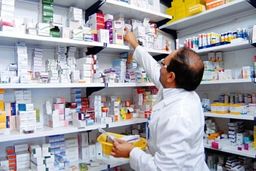 قیمت دارو در اقلام بیمه‌ای نباید تغییر کند/ بهبود وضعیت دارویی تا ۱۰ آذر