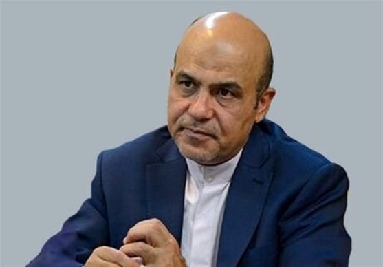 علیرضا اکبری به دار مجازات آویخته شد
