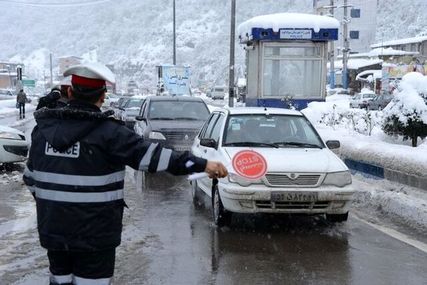 برف و باران در جادههای ۲۰ استان کشور/ انسداد جاده چالوس و آزادراه تهران-شمال
