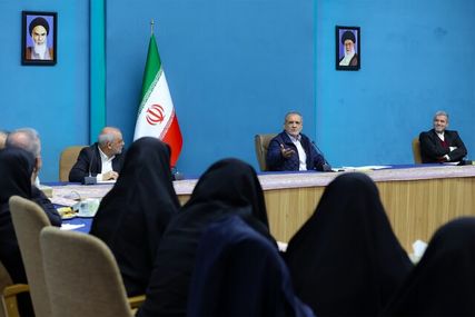 پزشکیان با اعضای فراکسیون امید مجلس دهم دیدار کرد + عکس