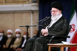 رهبر انقلاب: پشت صحنه تبلیغات دشمن را بشناسید 