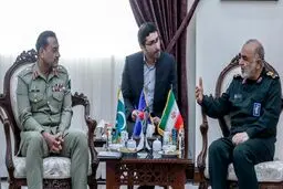 سرلشکر سلامی در دیدار فرمانده ارتش پاکستان: با گسترش همکاری‌ها به حیات تروریست‌ها پایان می‌دهیم