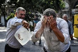 پیشنهاد تعطیلی مناطق گرم بالای ۴۰ درجه به هیات دولت