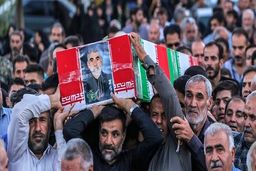 تشییع پیکر دو شهید حادثه تروریستی حرم شاهچراغ (ع) با حضور گسترده مردم شیراز