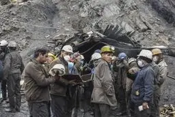 پیکر جان‌باختگان حادثه معدن رزمجاه طزره در دامغان پیدا شد