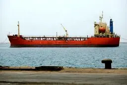توقیف نفتکش خارجی حامل سوخت قاچاق در خلیج‌ فارس/ کشف ‌یک میلیون و ۵۰۰ هزار لیتر سوخت