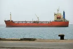 توقیف نفتکش خارجی حامل سوخت قاچاق در خلیج‌ فارس/ کشف ‌یک میلیون و ۵۰۰ هزار لیتر سوخت