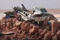 بیش از ۳۰۰۰ کشته در سیل ویرانگر لیبی؛ آواره شدن ۲۰ هزار نفر و خطر شیوع بیماری‌