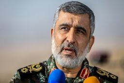 فرمانده نیروی هوافضای سپاه: آمریکا در یک شب سه مرحله با زبان تمنا و خواهش با ایران مکاتبه  داشت/  ایران در اوج قدرت هست و کسی نمیتواند ما را تهدید کند