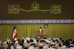 دیدار جمعی از بسیجیان با رهبر انقلاب تا دقایقی دیگر